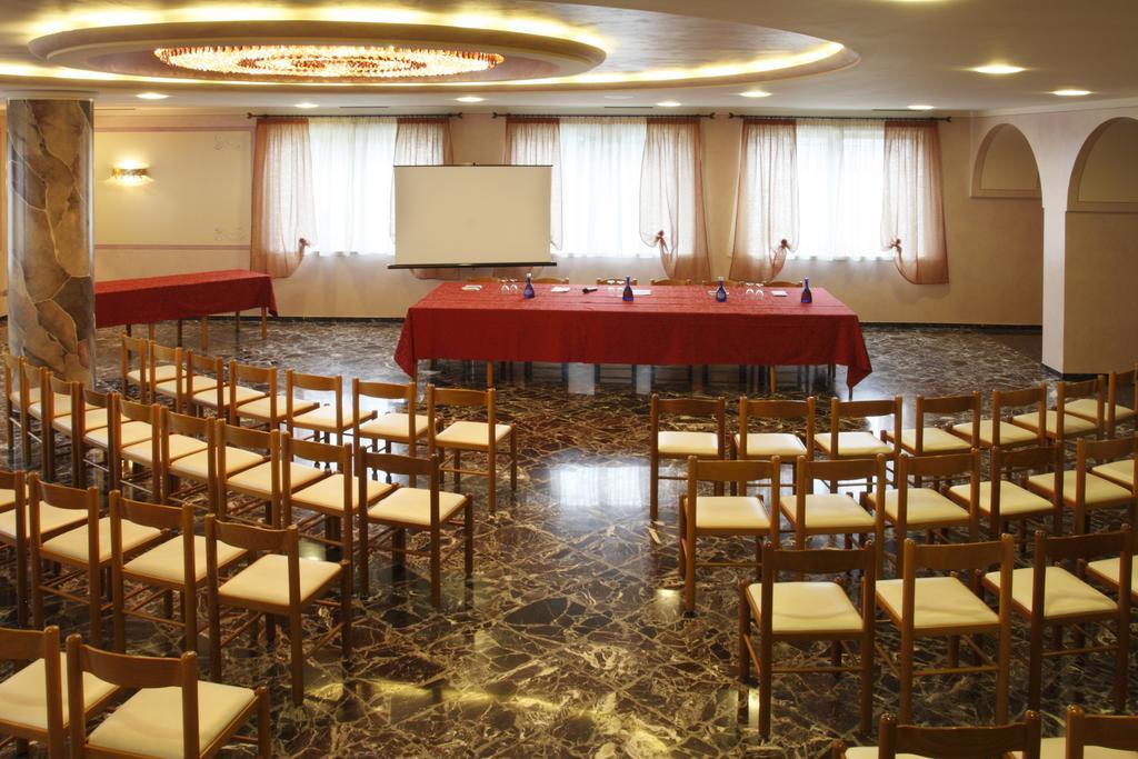 Hotel Castel Lodron Storo Dış mekan fotoğraf