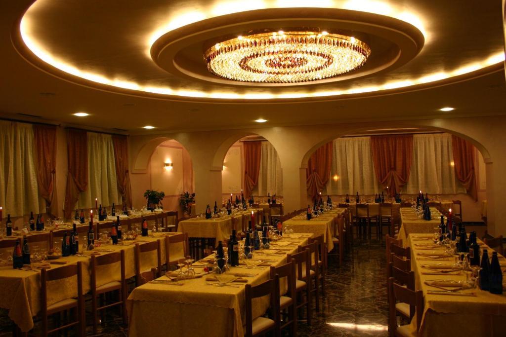 Hotel Castel Lodron Storo Dış mekan fotoğraf