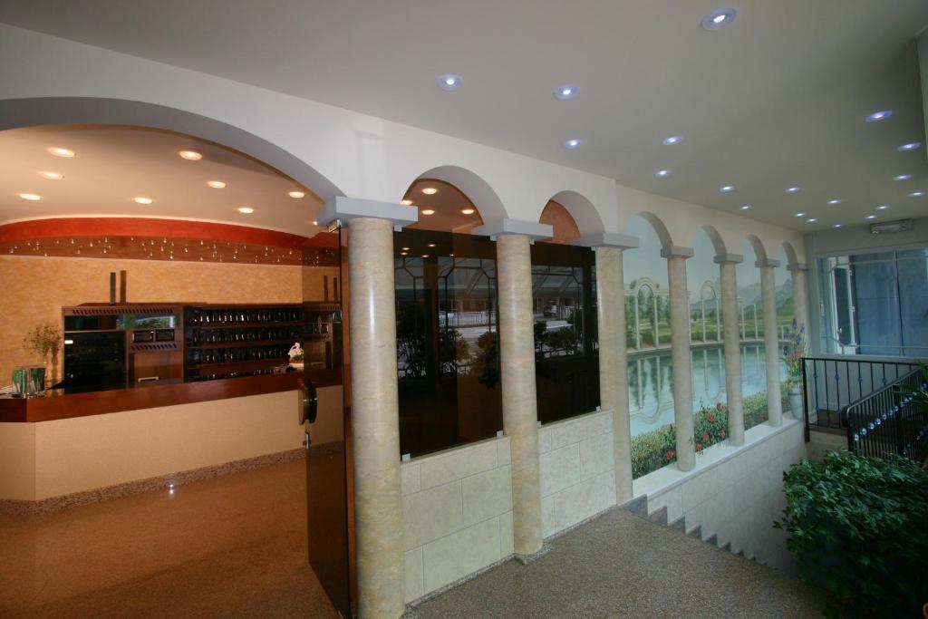Hotel Castel Lodron Storo Dış mekan fotoğraf